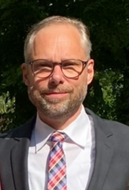 Dr. Michael Wiggen